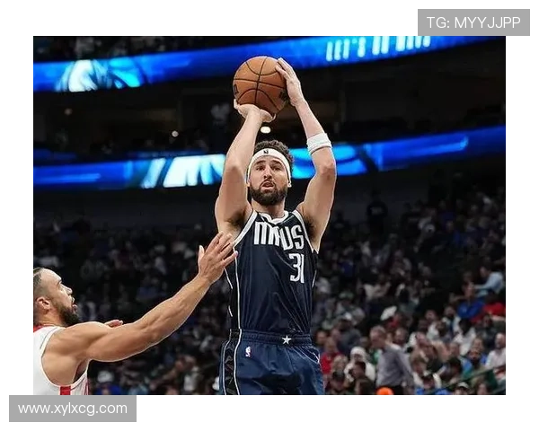 克莱·汤普森三分命中率提升显著，挡拆拉开空间助勇士攻坚转换效率跃升