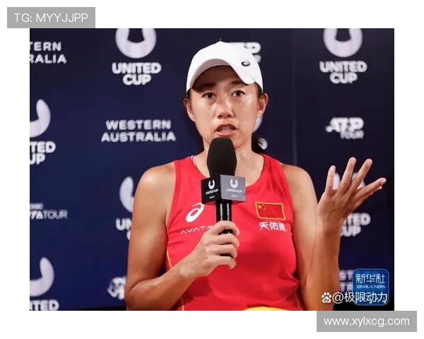 张帅穿开叉裙看比赛，竟然比运动员还抢镜？