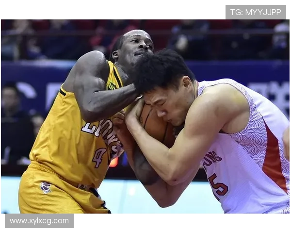 争球判定规则在什么情况下会生效？如何判断球员跳球